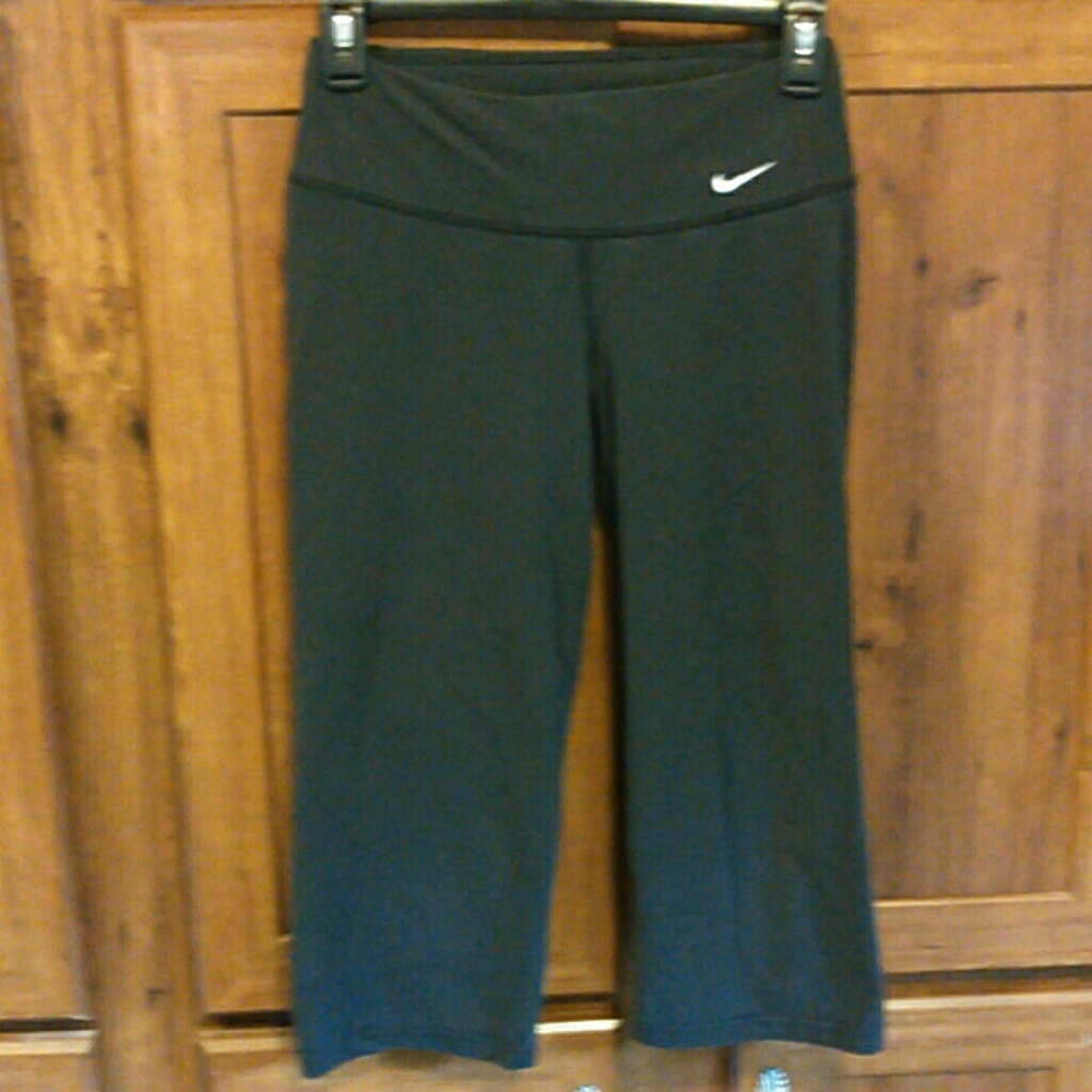 Nike Dri Fit capri